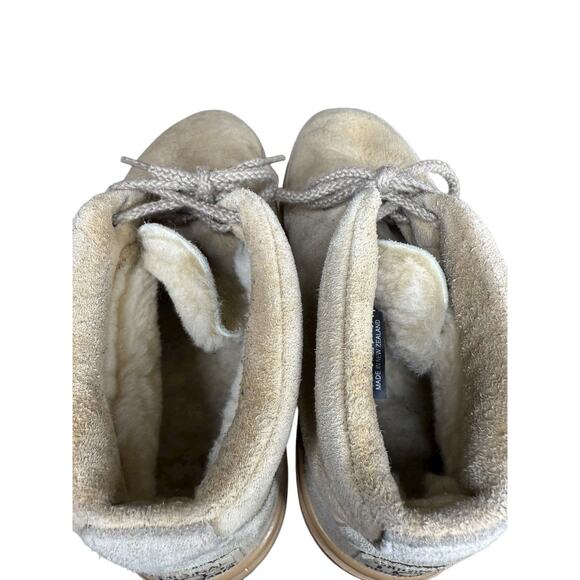 UGG Australia Beige Suede Lace Up Shearling Lined Ankle Boots Size 9 Women - Picture 8 of 9